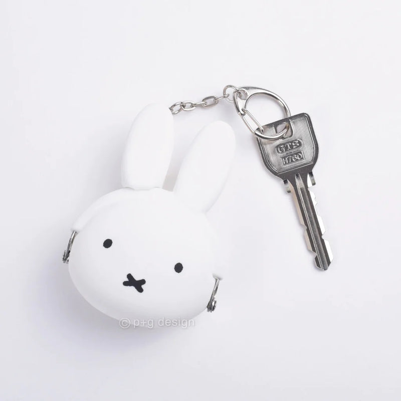 mimi POCHI Baby Miffy White Keychain Purse