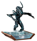 Aliens -  Xenomorph Alien Water Attack Statue