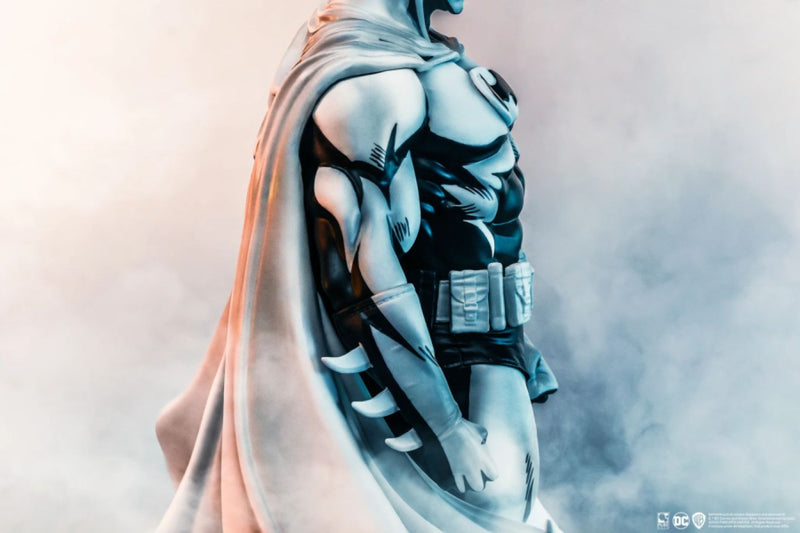 Batman - Batman (Neil Adams) Black & White PVC 1:8 Scale Statue