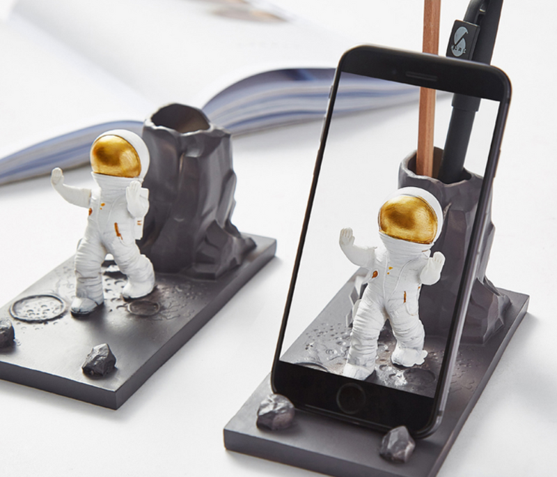 Astronaut Phone and Pen Holder