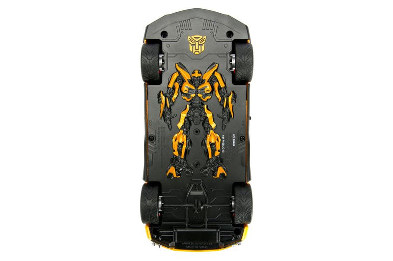 Transformers 5: The Last Knight - Bumblebee Chevy Camaro 1:24 Scale Hollywood Ride with Medallion