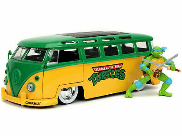 Teenage Mutant Ninja Turtles - '62 VW Bus w/Leonardo 1:24 Scale Hollywood Ride