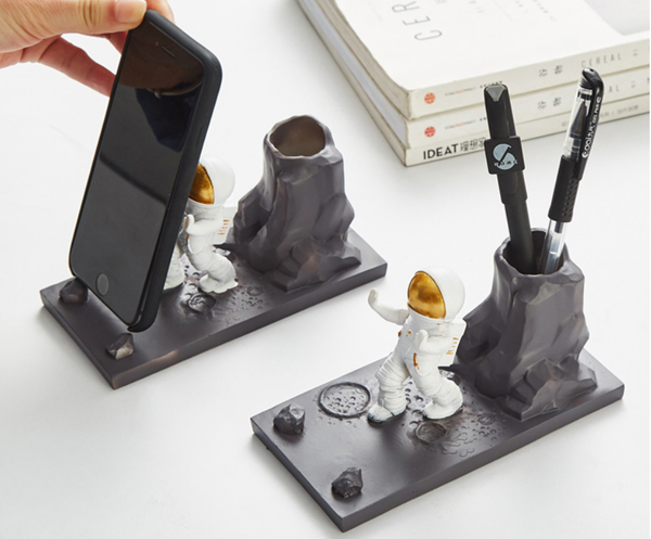 Astronaut Phone and Pen Holder