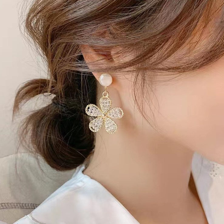 Daisy Gold Earrings